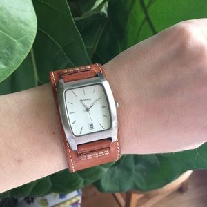 Wide brown leather strap Fossil watch